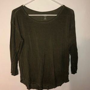 green quarter sleeve shirt